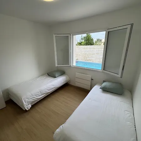 Superbe Familiale Avec Piscine Et Villa