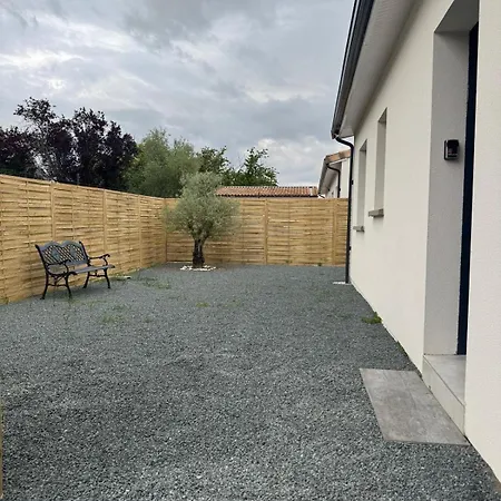 Villa Superbe Familiale Avec Piscine Et Ambares-et-Lagrave